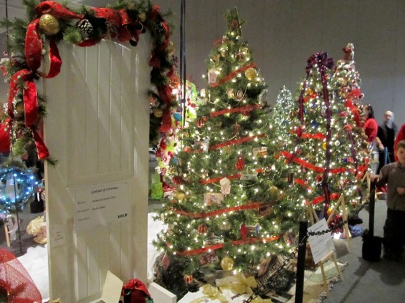 Gallery 4 - Holiday Tree Festival Preview Gala